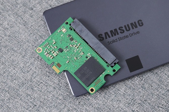 这性能谁敢来一较高下三星870qvo固态2tb评测