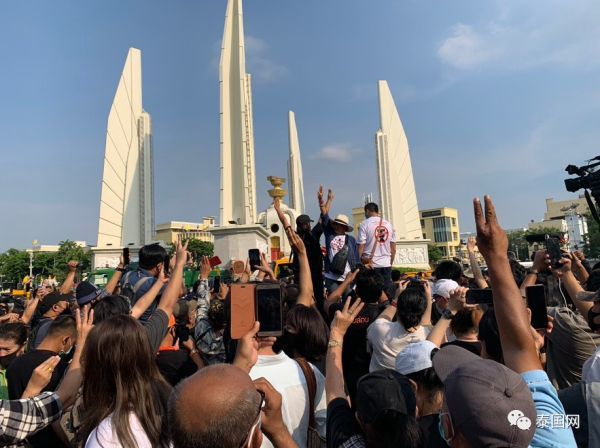 泰国_时政|泰国示威游行大爆发！疫情还没过，数千民众就要赶巴育下台