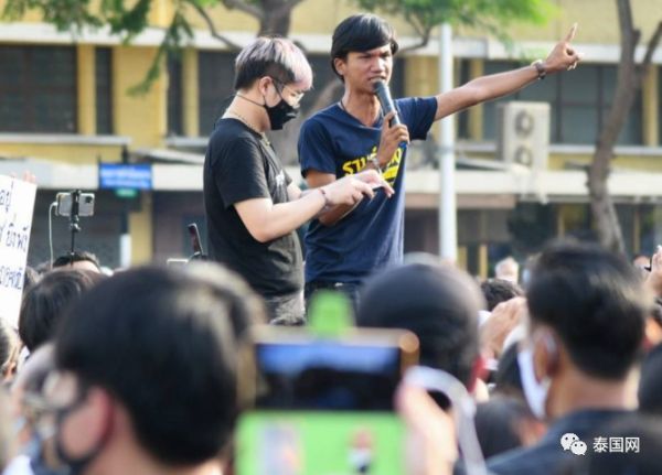 泰国_时政|泰国示威游行大爆发！疫情还没过，数千民众就要赶巴育下台