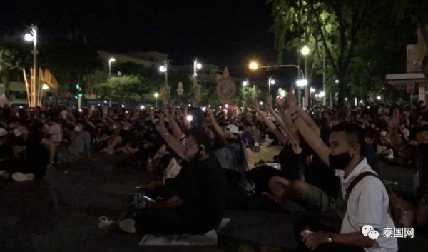 泰国_时政|泰国示威游行大爆发！疫情还没过，数千民众就要赶巴育下台
