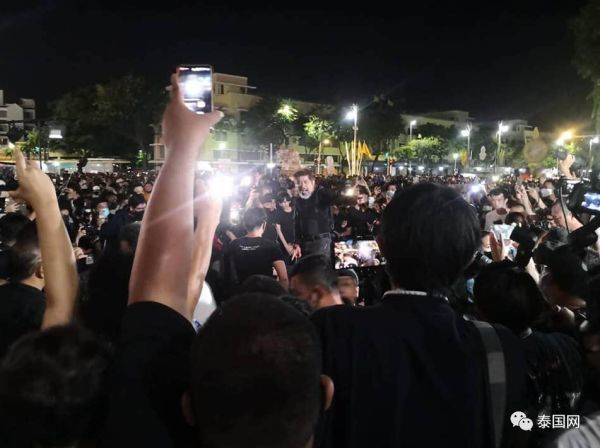泰国_时政|泰国示威游行大爆发！疫情还没过，数千民众就要赶巴育下台