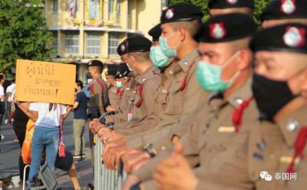 泰国_时政|泰国示威游行大爆发！疫情还没过，数千民众就要赶巴育下台
