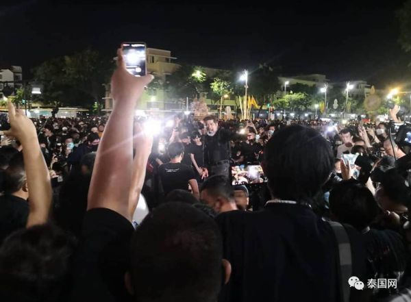 泰国_时政|泰国示威游行大爆发！疫情还没过，数千民众就要赶巴育下台