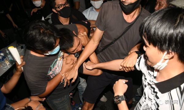 泰国_时政|泰国示威游行大爆发！疫情还没过，数千民众就要赶巴育下台