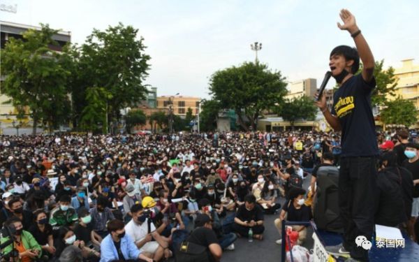 泰国_时政|泰国示威游行大爆发！疫情还没过，数千民众就要赶巴育下台