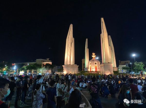 泰国_时政|泰国示威游行大爆发！疫情还没过，数千民众就要赶巴育下台