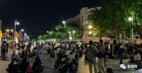 泰国_时政|泰国示威游行大爆发！疫情还没过，数千民众就要赶巴育下台