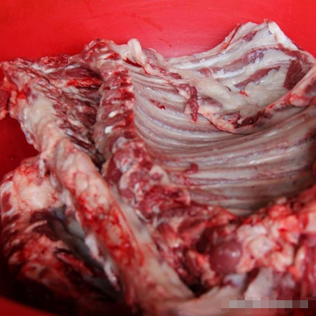 猪肉贵到底是不是真的市场上猪供应少了答案并不是你想的那样