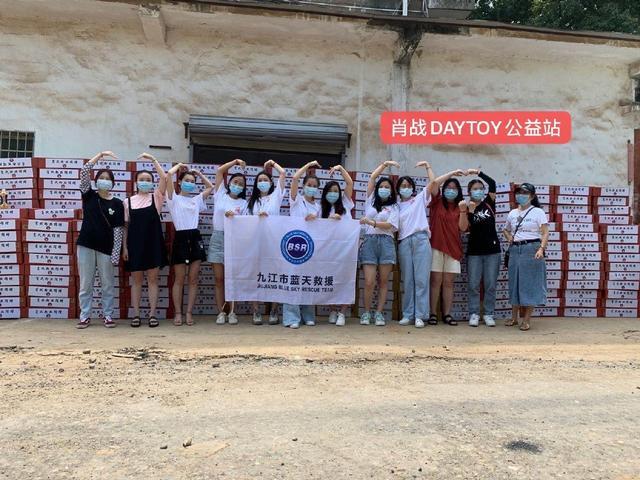 肖战|肖战最近都在忙什么？网传三大消息让人琢磨不透