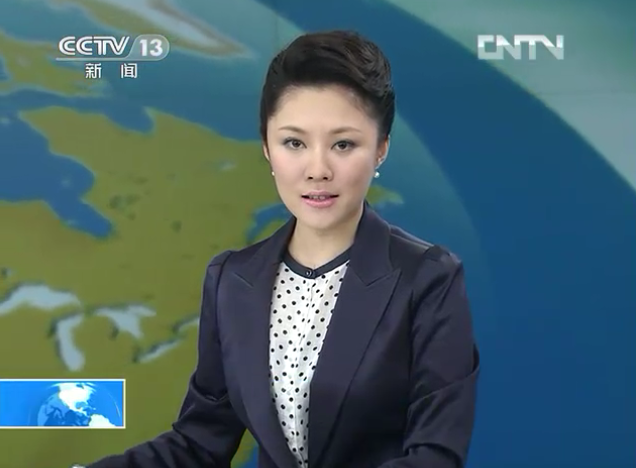 央视主持人紫凝重回主持台刘海造型一言难尽往日气质不再