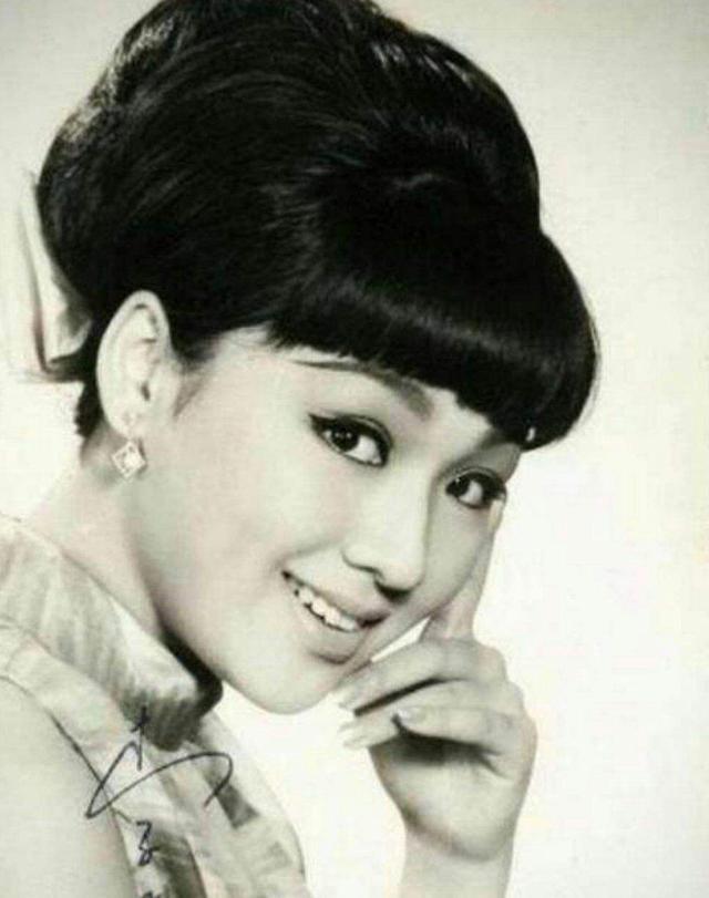 著名女演员李菁家中暴毙尸体发臭无人知与林青霞关系浮出水面