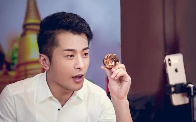 辛巴|辛巴回归脾气依旧不改，在直播间直接开怼：你拿什么跟我比