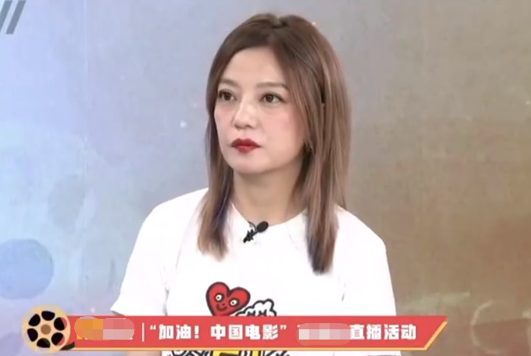 赵薇|赵薇黄晓明时隔半年再同框，44岁赵薇瘦身成功却比老同学显老气