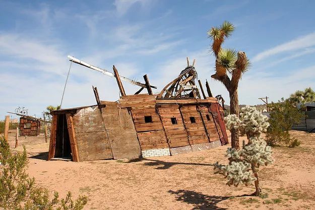 沙漠|走，去沙漠里搞艺术