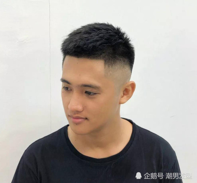 每次理发你只会说两边铲短2020年热门男生发型参考