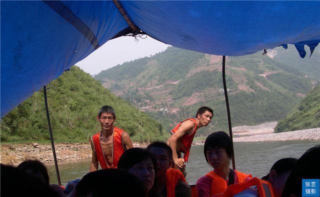 长江三峡纤夫淹没的风景：纤夫古道拉出三峡历史，20世纪未的绝响_腾讯新闻