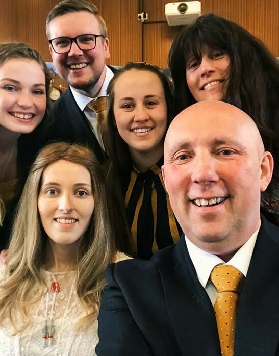 塔什|男子得知女友只剩几周生命后立马求婚，结婚一个月妻子离世