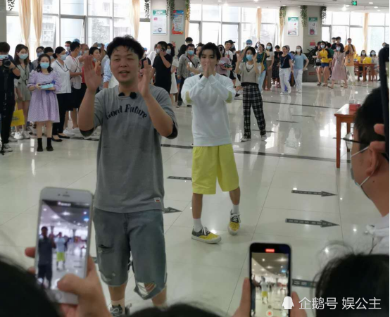 中餐厅4|《中餐厅4》杀青！王俊凯回归！杜海涛瘦了也很憨！她居然也来了