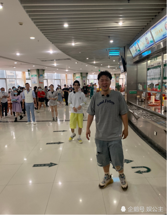 中餐厅4|《中餐厅4》杀青！王俊凯回归！杜海涛瘦了也很憨！她居然也来了