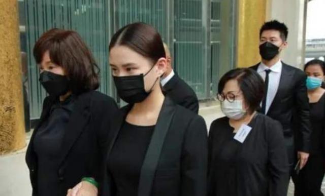 陈婉珍|陈婉珍把赌王送的项链，送给小女儿，为何不给长女何超云？