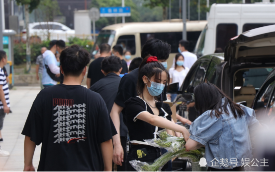 中餐厅4|《中餐厅4》杀青！王俊凯回归！杜海涛瘦了也很憨！她居然也来了