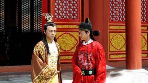 崇祯|李自成快要打到京城时，崇祯想促成南迁之事，为何遭官员集体反对