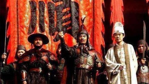 崇祯|李自成快要打到京城时，崇祯想促成南迁之事，为何遭官员集体反对