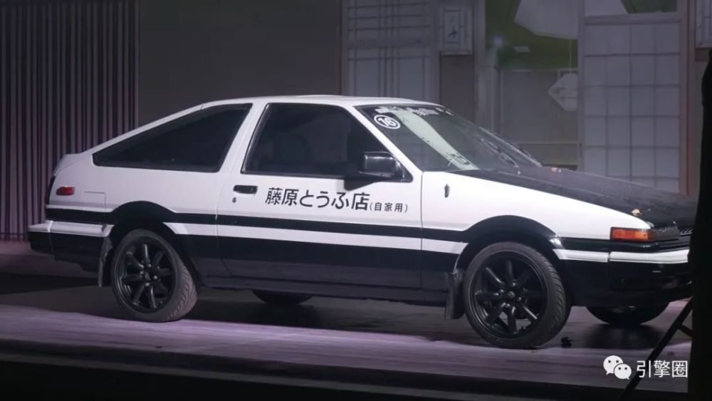 西湖邊偶遇豐田ae86和2021款雷凌運動版