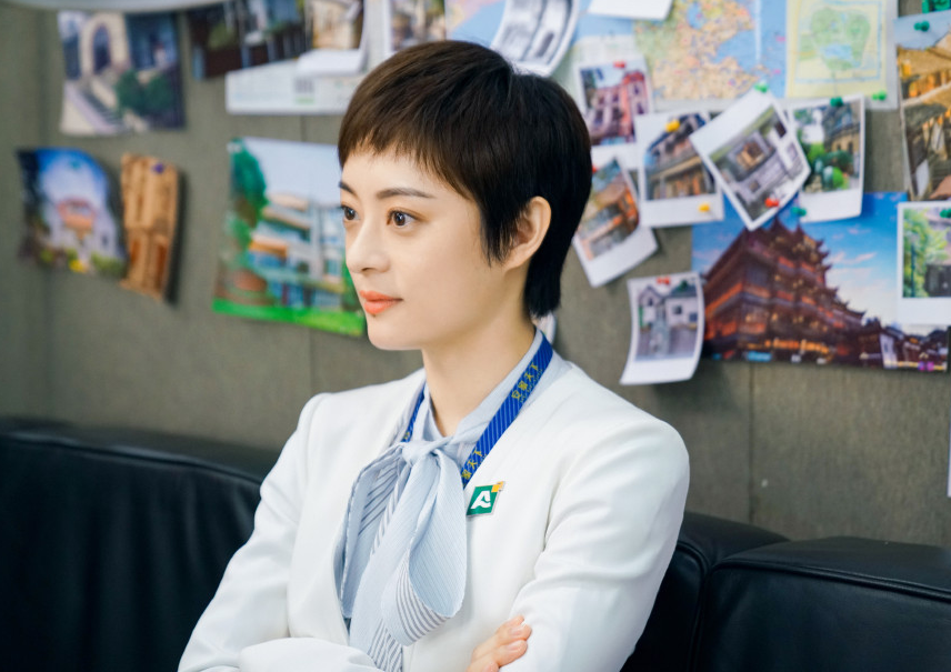 孙俪|被嘲没女人味后，孙俪近照留长头发露美背展少女身材，星星眼超抢镜