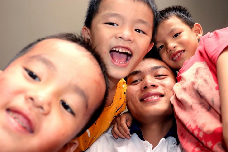 油画|画圆珠笔画成名的少年转行画油画，专家：放大30倍你就明白了