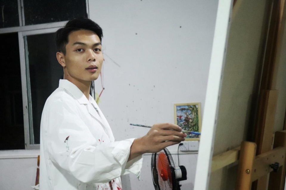 油画|画圆珠笔画成名的少年转行画油画，专家：放大30倍你就明白了