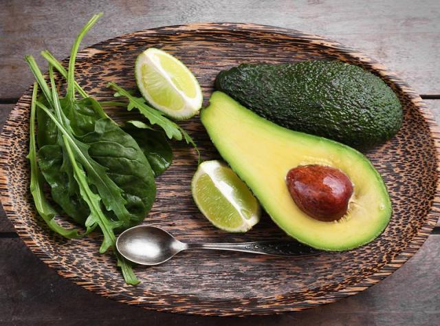 热量相当高的5种水果,西瓜没上榜,第3种很多瘦身人士都爱吃!