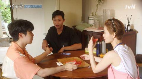 朴叙俊|朴叙俊出演《暑假》引热议！崔宇植对其撒娇：我就喜欢和哥一起睡