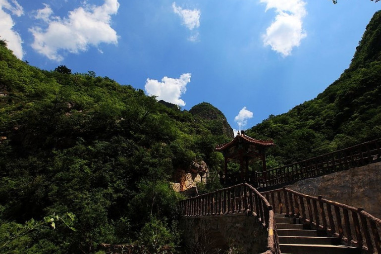北京|北京不输九寨沟的景点，人称京西“小五岳”，因私建别墅让人驻足