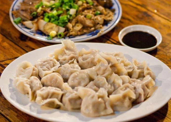 英国小哥到中国旅行 咬牙点了份 水饺 吃 付款时为何蒙住了 腾讯新闻