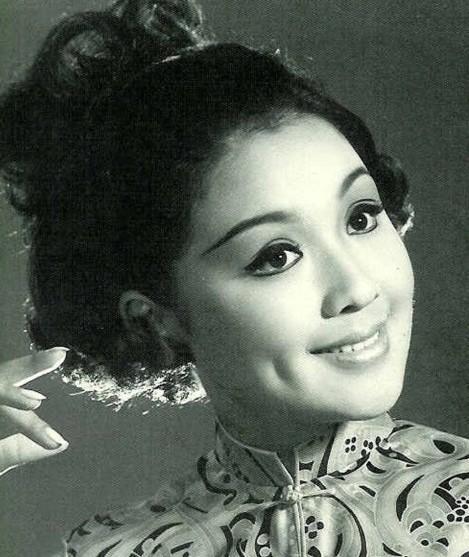 演员李菁遗体发臭无人收,林青霞出面解决,消息一出疑问重重