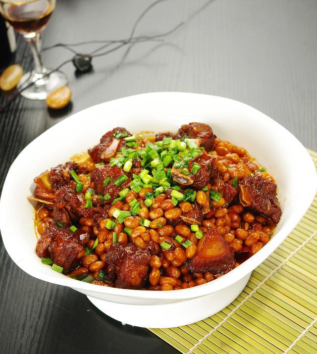 1.黄豆焖排骨