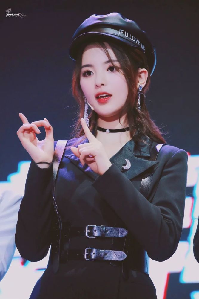 人类月球日blackpink赵露思杨超越我要月亮奔我而来