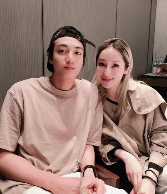 萧亚轩|41岁萧亚轩对小16岁男友太严苛，男友不堪压力，突然吐血紧急送医