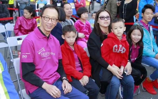 奥运4金女皇力压郭晶晶 嫁大26岁富豪住过亿豪宅 6年生3娃 腾讯新闻