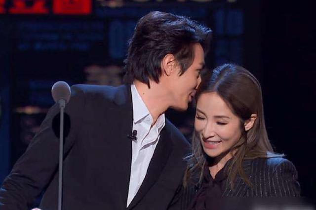 萧亚轩|41岁萧亚轩对小16岁男友太严苛，男友不堪压力，突然吐血紧急送医