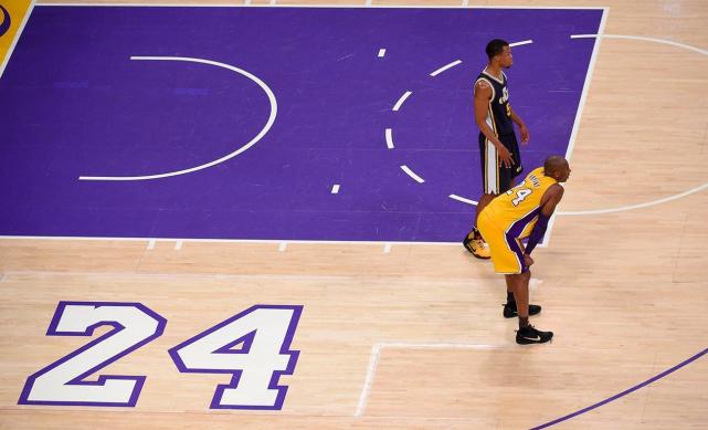 科比为什么从8号改成24号黑曼巴走向成熟他要重新证明自己