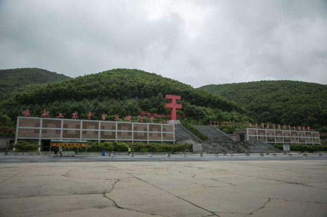 这里是老书记毛丰美带领村民创业的地方.