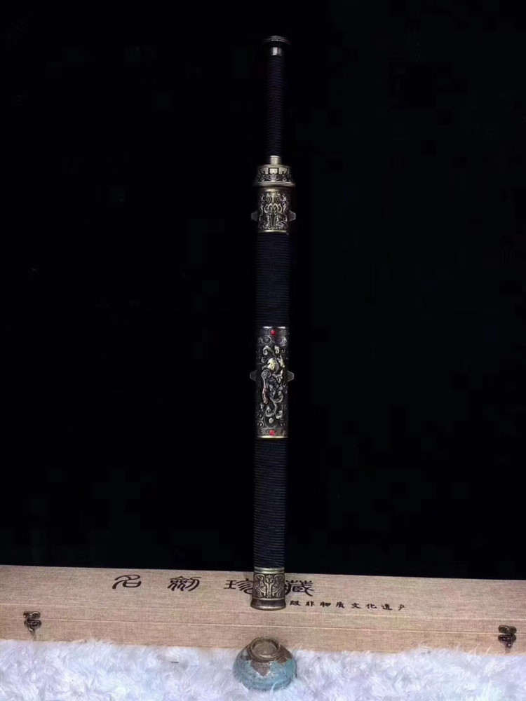 战国|花纹钢发红八面战国剑