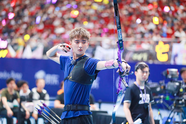 射箭大魔王于小彤几万元买弓终圆梦被奥运冠军称赞专业