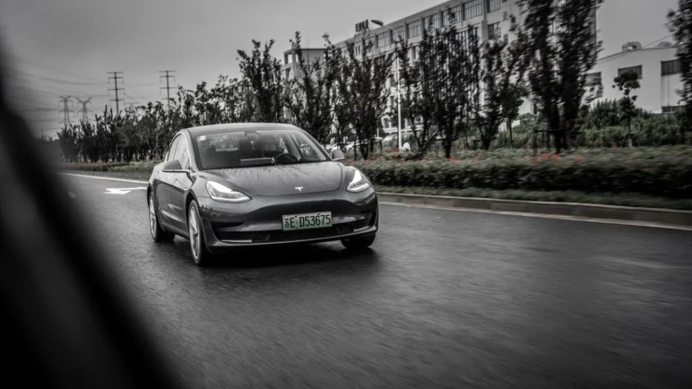 为什么大家都和它比试驾国产特斯拉model3标杆地位谁来撼动