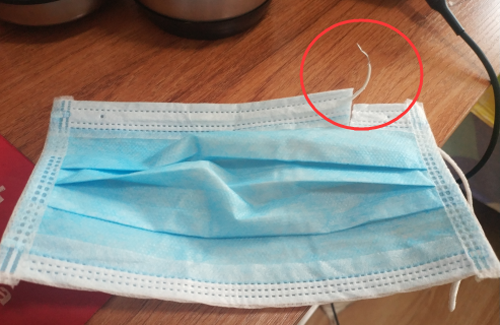 口罩|外国网友说口罩里藏着5G天线还能致病，我拆开后：就这？