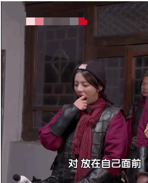 王一博|娱乐圈爱豆学历低，张艺兴王一博都是初中毕业，他俩只有小学