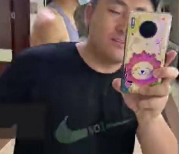 网红|白岩松评网红大闹医院，姜涛卖惨称想跳楼解脱，认个错咋就这么难