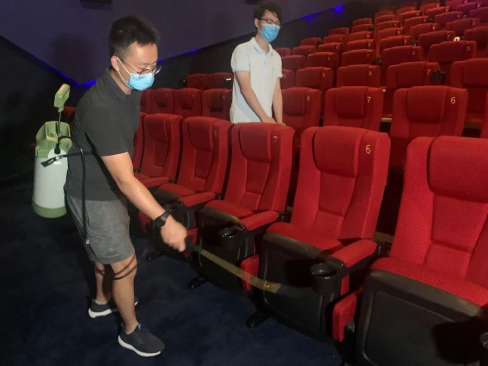 票房|影院复工首日：开局很难，但总得有人迈出第一步